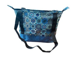 Kabelky-nové motivy. K dostání na našem e-shopu nebo v kamenných prodejnách. #kabelky #novemotivy #mandala #květiny...